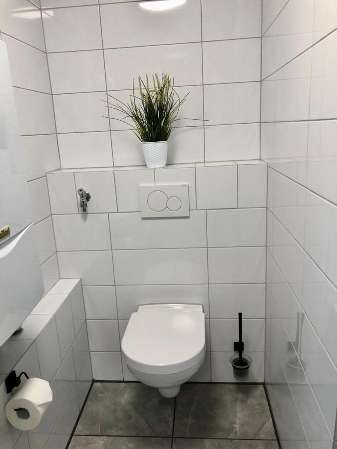 Dachgeschosswohnung Mit Seeblick Ahrensbok 外观 照片