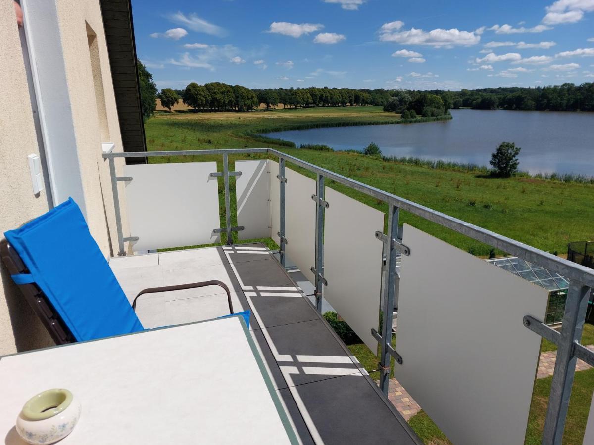 Dachgeschosswohnung Mit Seeblick Ahrensbok 外观 照片